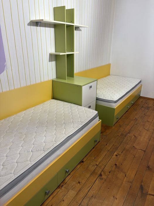 Комплект детска стая – легло, гардероб, бюро и ракла– запазени