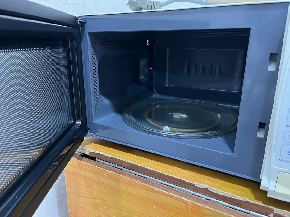 Продам микроволновую печь