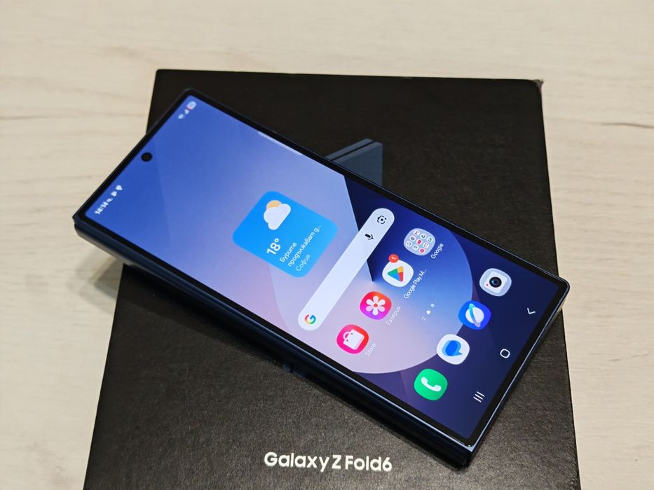 Отличен Samsung Galaxy Z Fold 6 256 GB