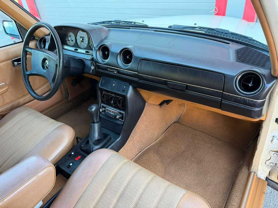 Mercedes-Benz 200 123