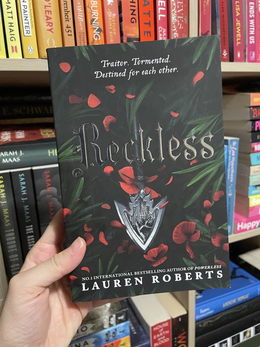 Lauren Roberts, Powerless трилогия