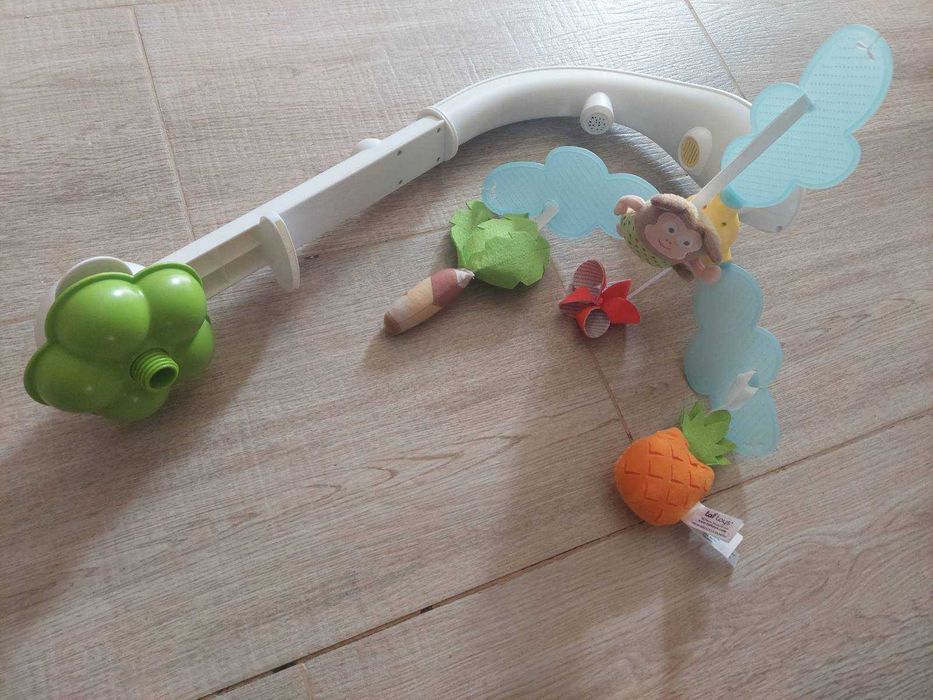 музикална въртележка за бебешко легло със светлини