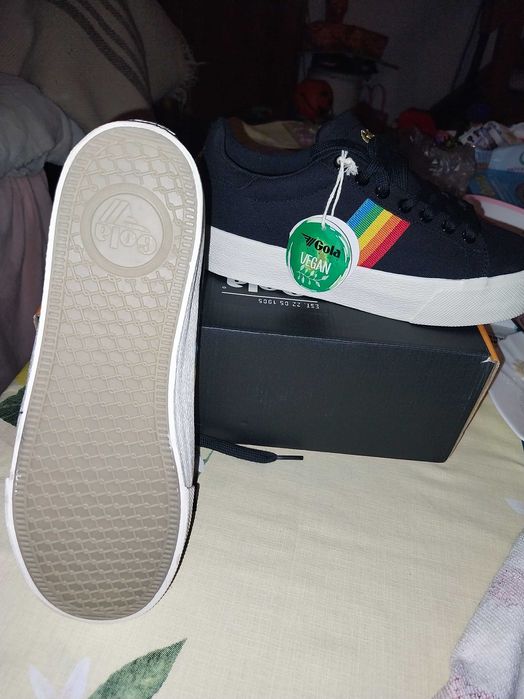 Нови кецове от Англия