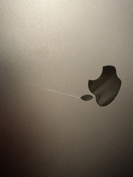 Macbook air M1 2020 cu mdm si bateria defecta