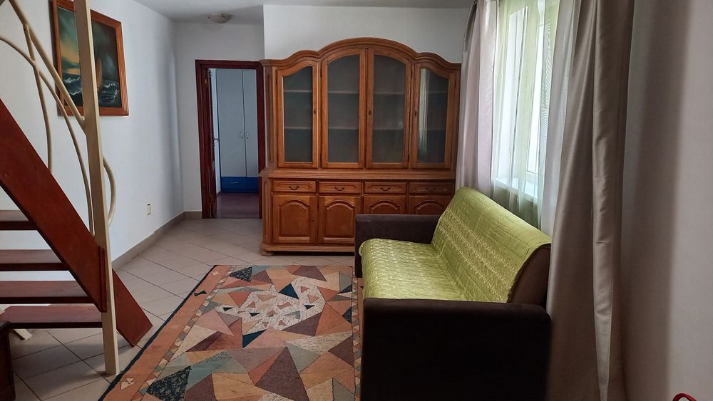 Vând apartament 3 camere decomandate, 42 de m.p. et.4 cu sarpanta locuibila, lângă Școală nr.7