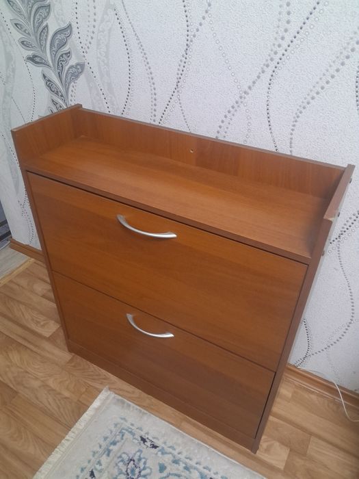 Продам обувница очень хороший