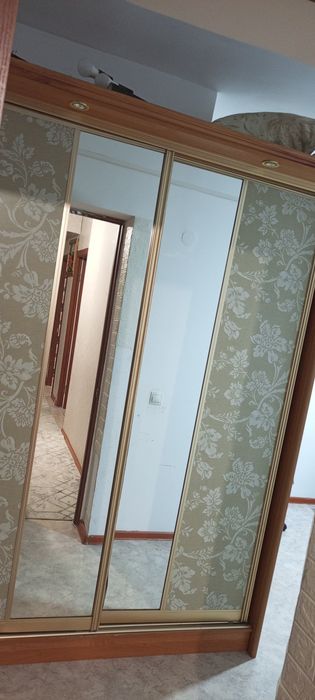 Продам диван и шкаф