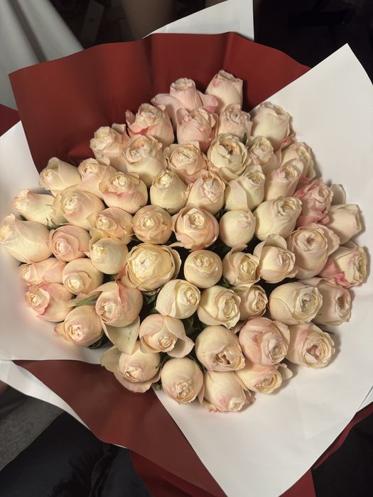 Букет цветов 51 роза метровые