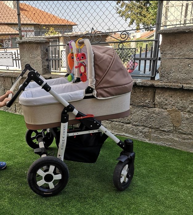 Количка за близнаци