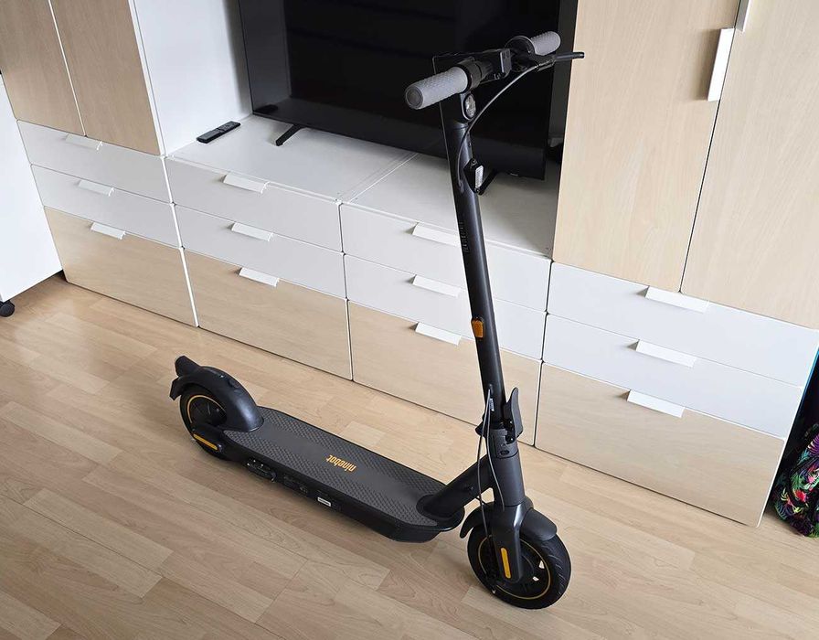 Segway Ninebot Kickscooter MAX G30E II в отлично състояние