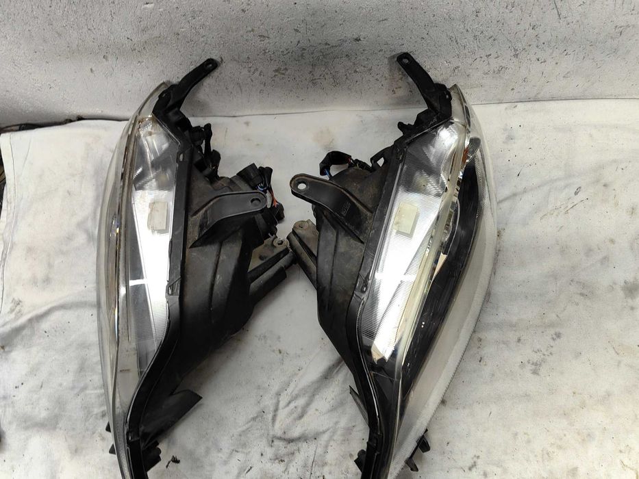 Оригинални фарове Мазда 2  Mazda 2