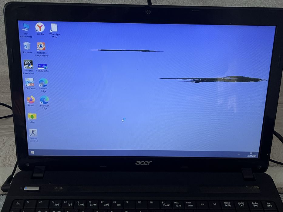 Продам для запчастей ноутбук