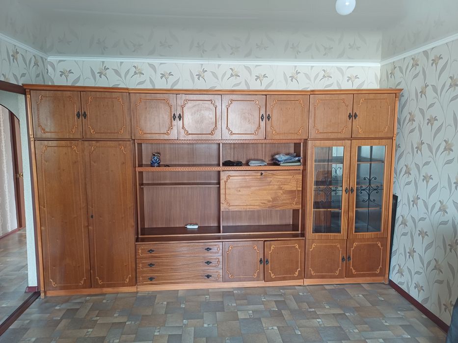 Стенка сервант б/у