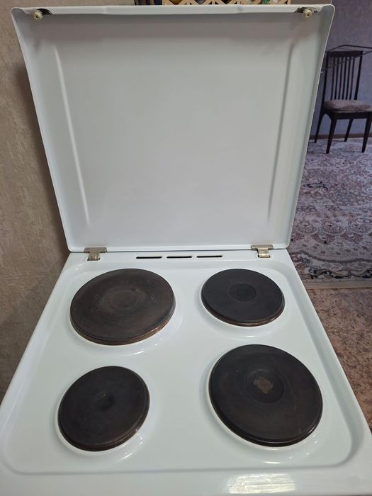 Продам электроплиту "Индезит"