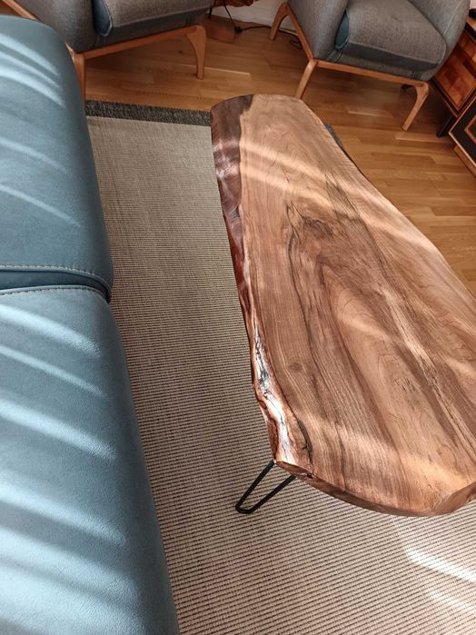 Холна маса. Орех масив.