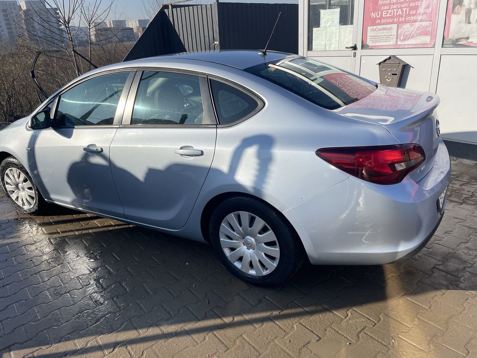 Opel astra j 1.6 - 2016