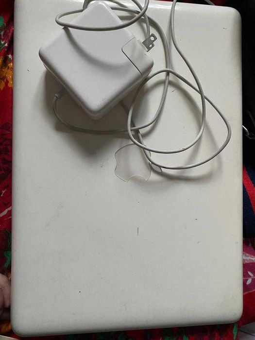 Ноутбук Apple MacBook