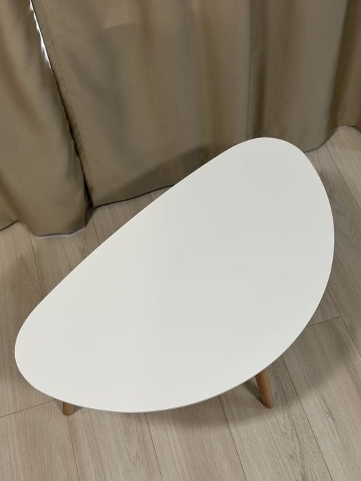 Овална маса за кафе – като нова