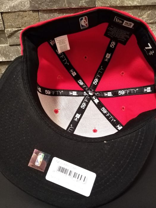 Sepci fitted si reglabile  New Era NBA