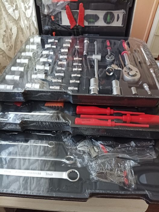 Продается набор инструментов