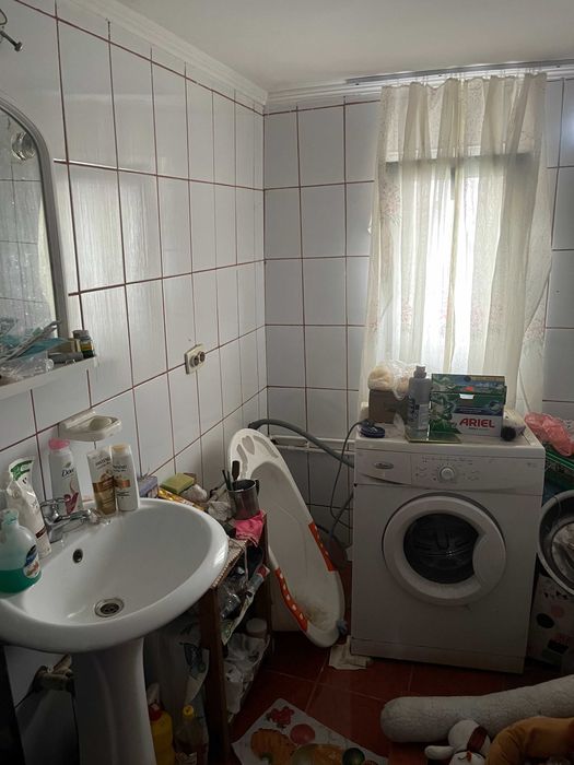 Vand casa p+1 Prundeni,Dragasani ,Valcea-La strada principala peste drum de primaria Prundeni