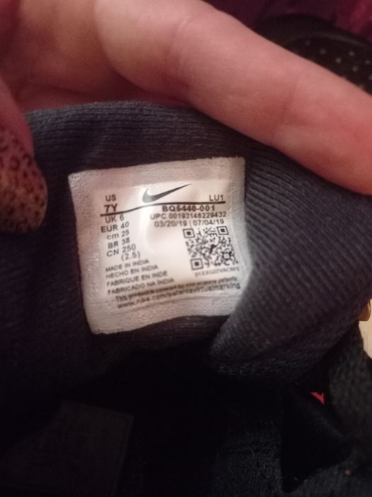 Оригинални дамски кецове Nike 40 номер