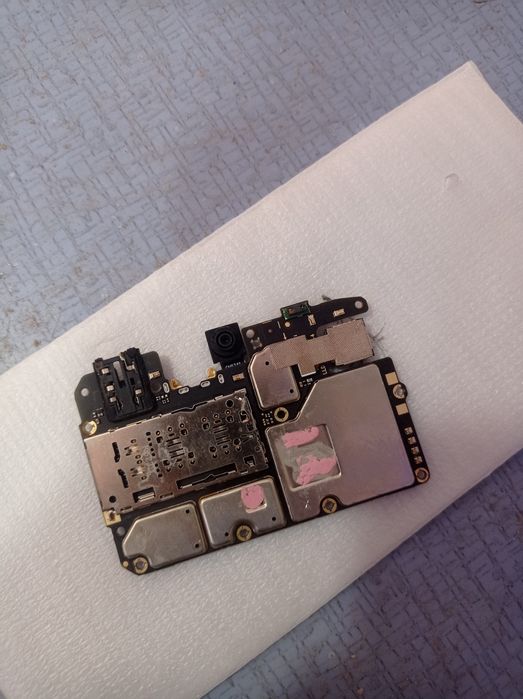 Telefonlarga plata va zapchastlar bor dastafka  emu va bts pochta