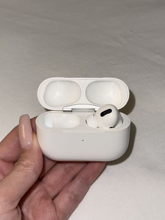 Эирподс про (кейс + правый наушник) Airpods pro