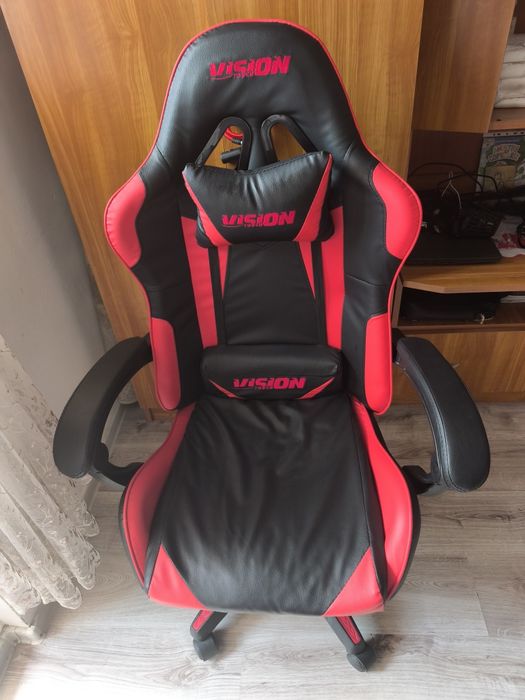 Vând scaun de Gaming