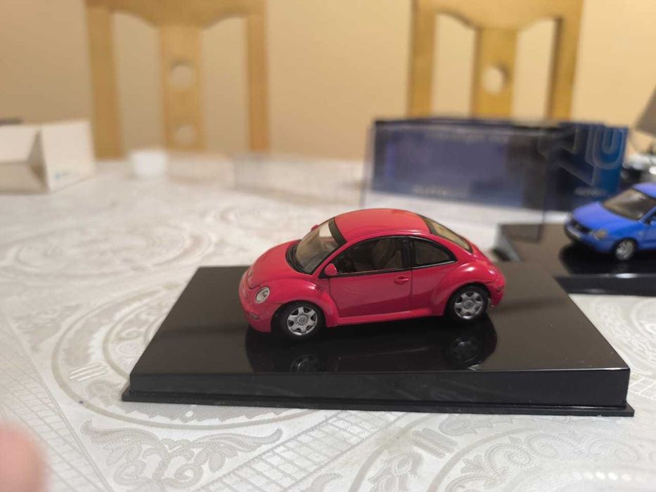 Модели в масштабе 1:43 VW beetle и Polo от Autoart