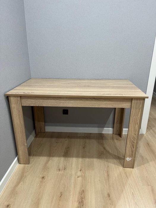 продам стол обеденный