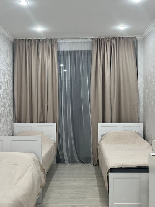 Шторы в комплекте ! 3 пары есть! По 2,5 метра каждая