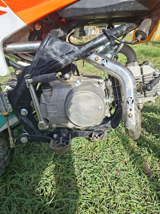 Продавам кросов мотор