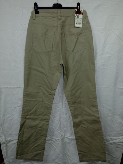 Продавам дамски дънки