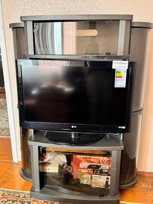 Телевизор LG 37LG2000