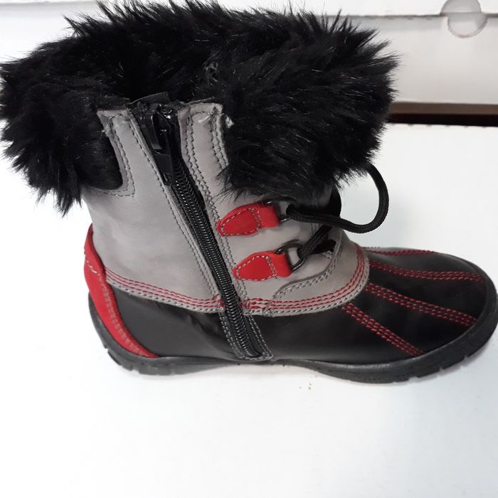 Cizme unisex fabricate in Romania