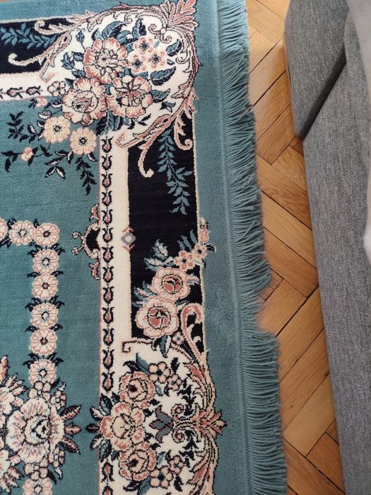 Автентичен вълнен килим