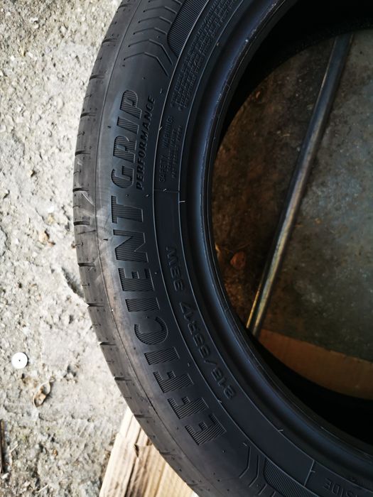 2 броя 215/55/17 Goodyear Efficient Grip дот:5020