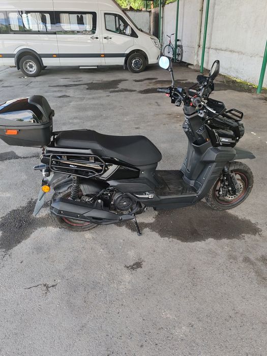 Скутер TANK, 150 кубов