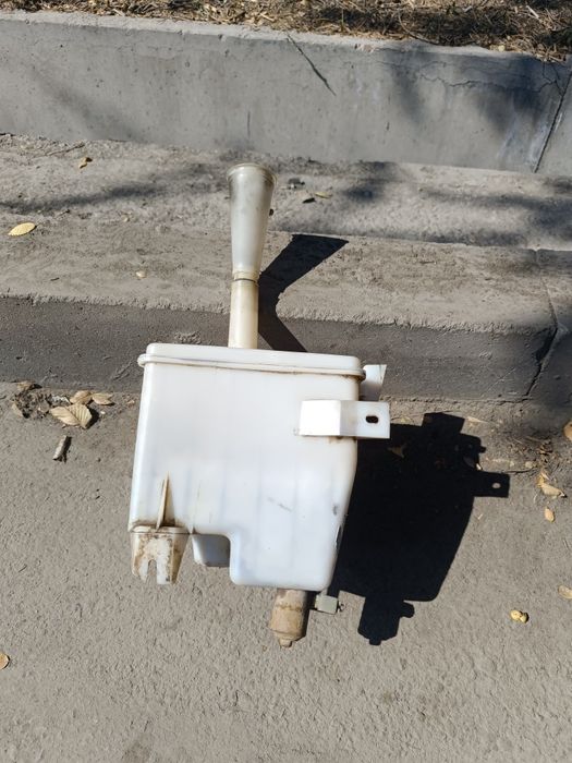 Бачок омывателя nissan primera p10