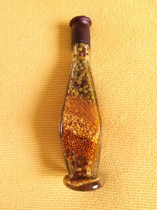 Sticlă cu semințe pentru decorarea bucătăriei - Sporul casei