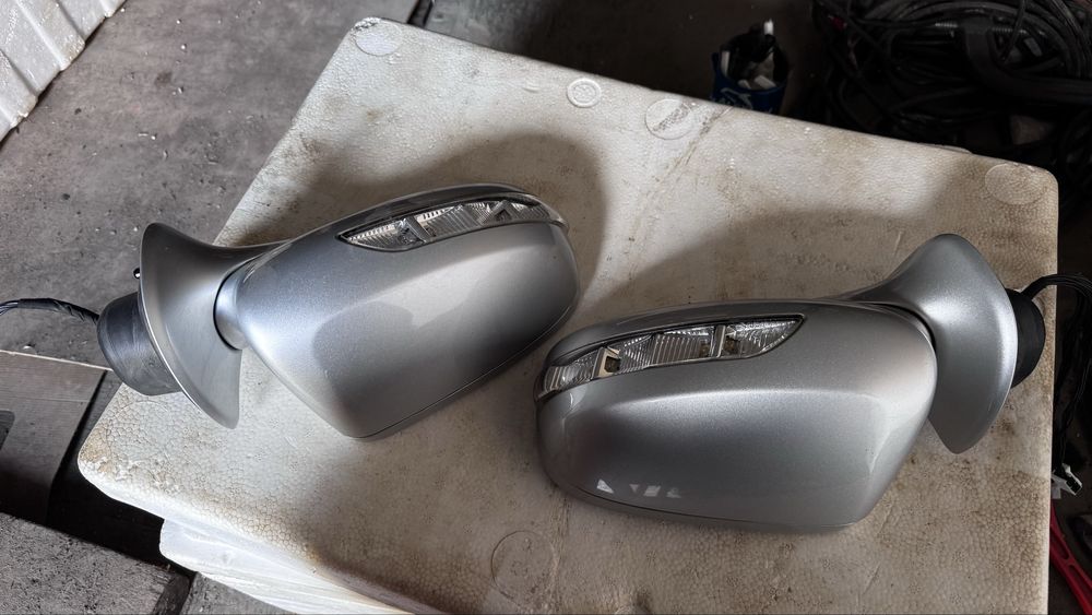 Продам зеркала боковые на мерседес w211
