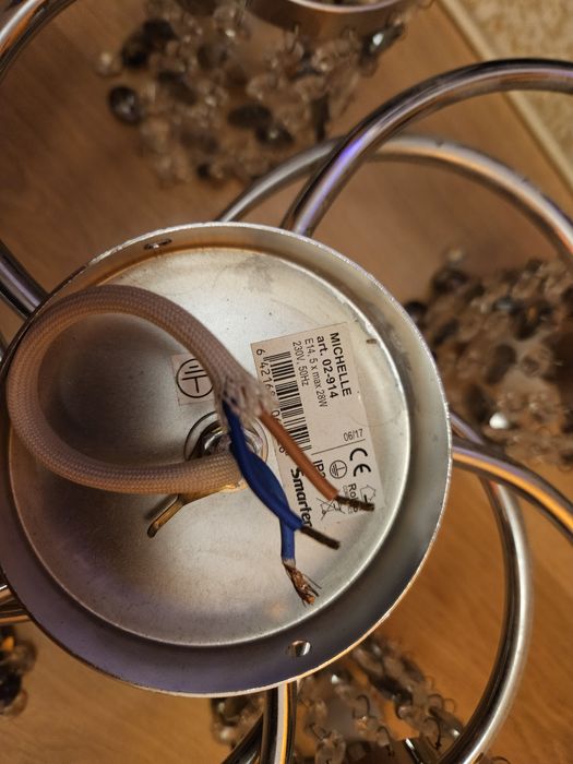 Plafoniera de tip lustra