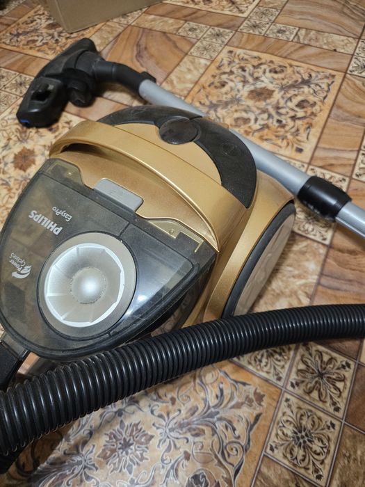 Пылесос Philips в хорошем состоянии