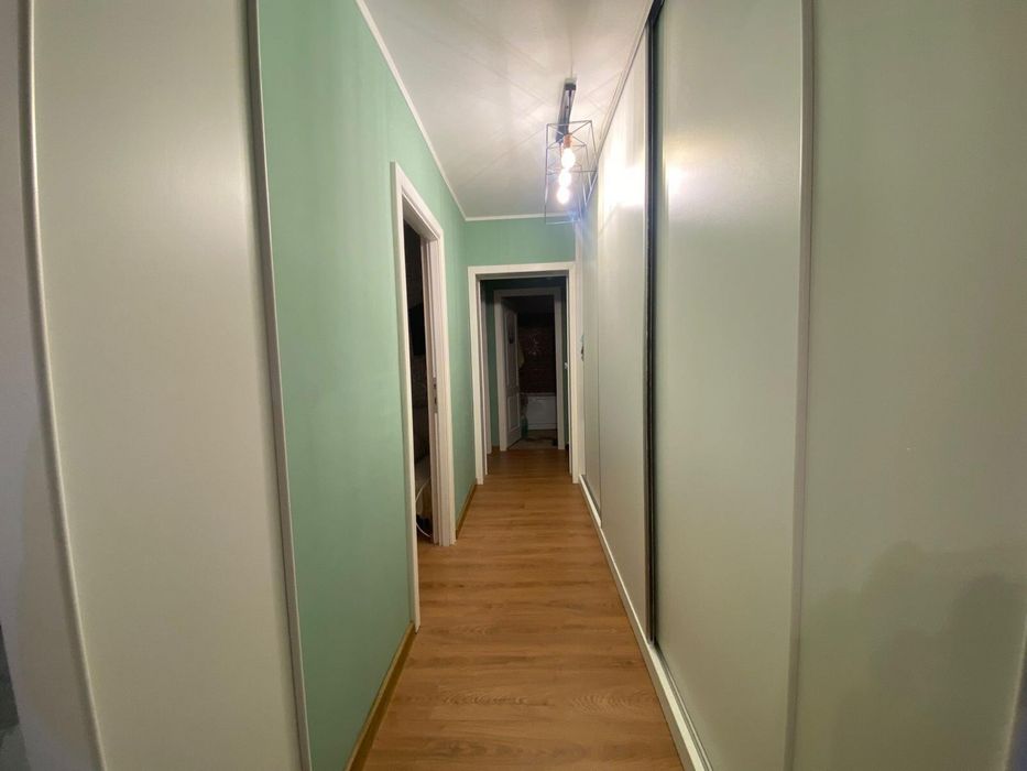 Vand apartament cu 4 camere Direct Proprietar