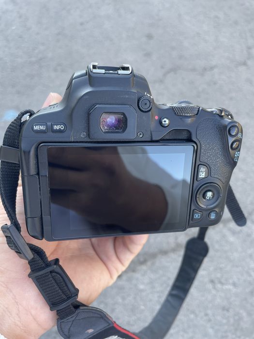 Срочно продам Canon 200D Sigma 17-50 2.8