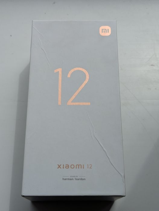 Продаётся мощный Xiaomi 12 на 256/12