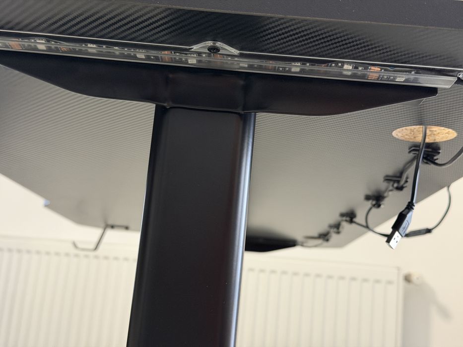 Birou gaming King Moon, 120x60x75, LED, design ergonomic, negru +Scaun