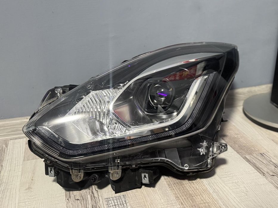 Ляв Фар Suzuki Swift 2020 Перфектен