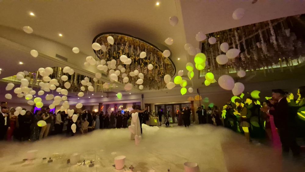 Baloane explozive pentru dansul mirilor